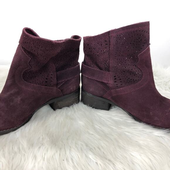 Naughty Monkey 6.5 Womens Maroon Suede Perforated Buckle Heeled Ankle Booties - Picture 6 of 8